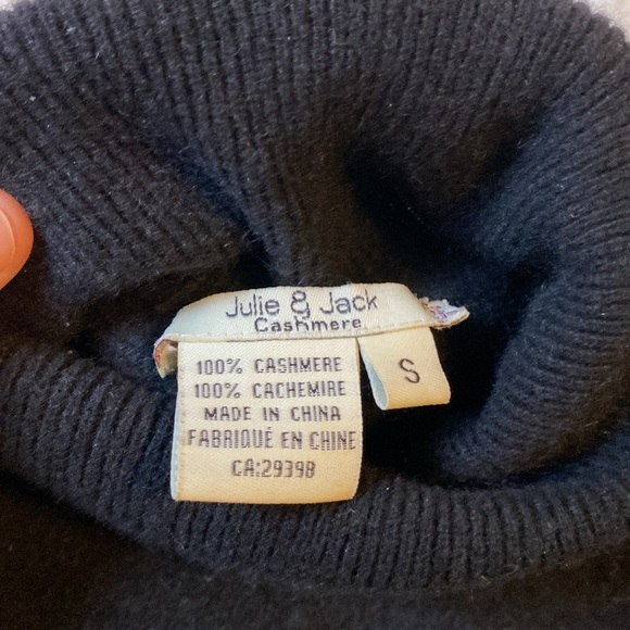 Julie and Jack 100% cashmere sweater. - Picture 2 of 4
